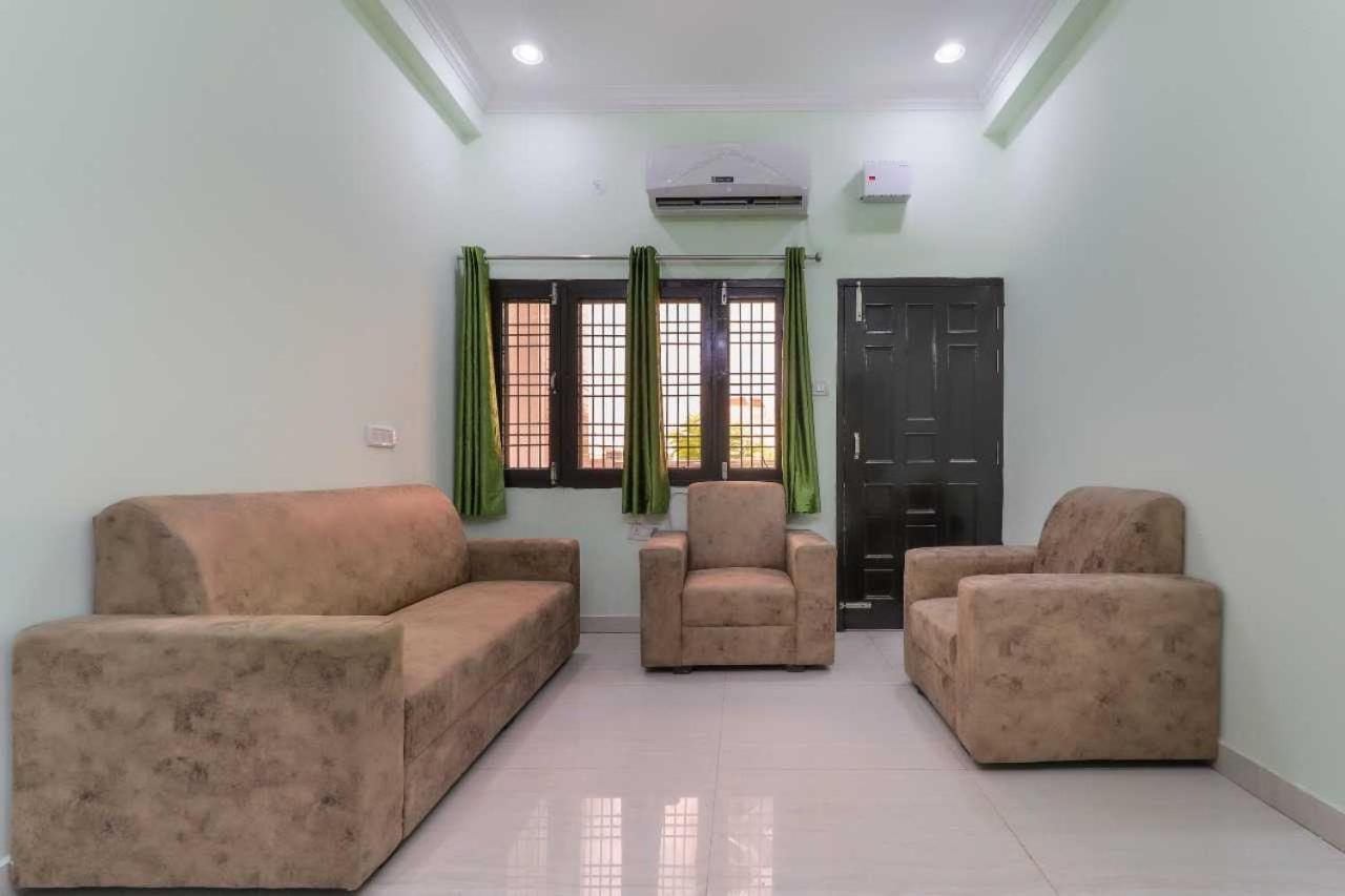 Hotel O Garden View Vrindavan Lucknow