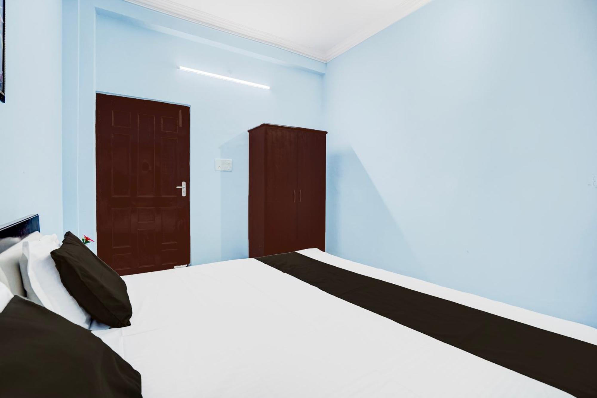 Hotel O Garden View Vrindavan
